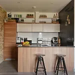 Luxurious Docklands Loft - Steps Away From Excel & Dlr - Free Parking