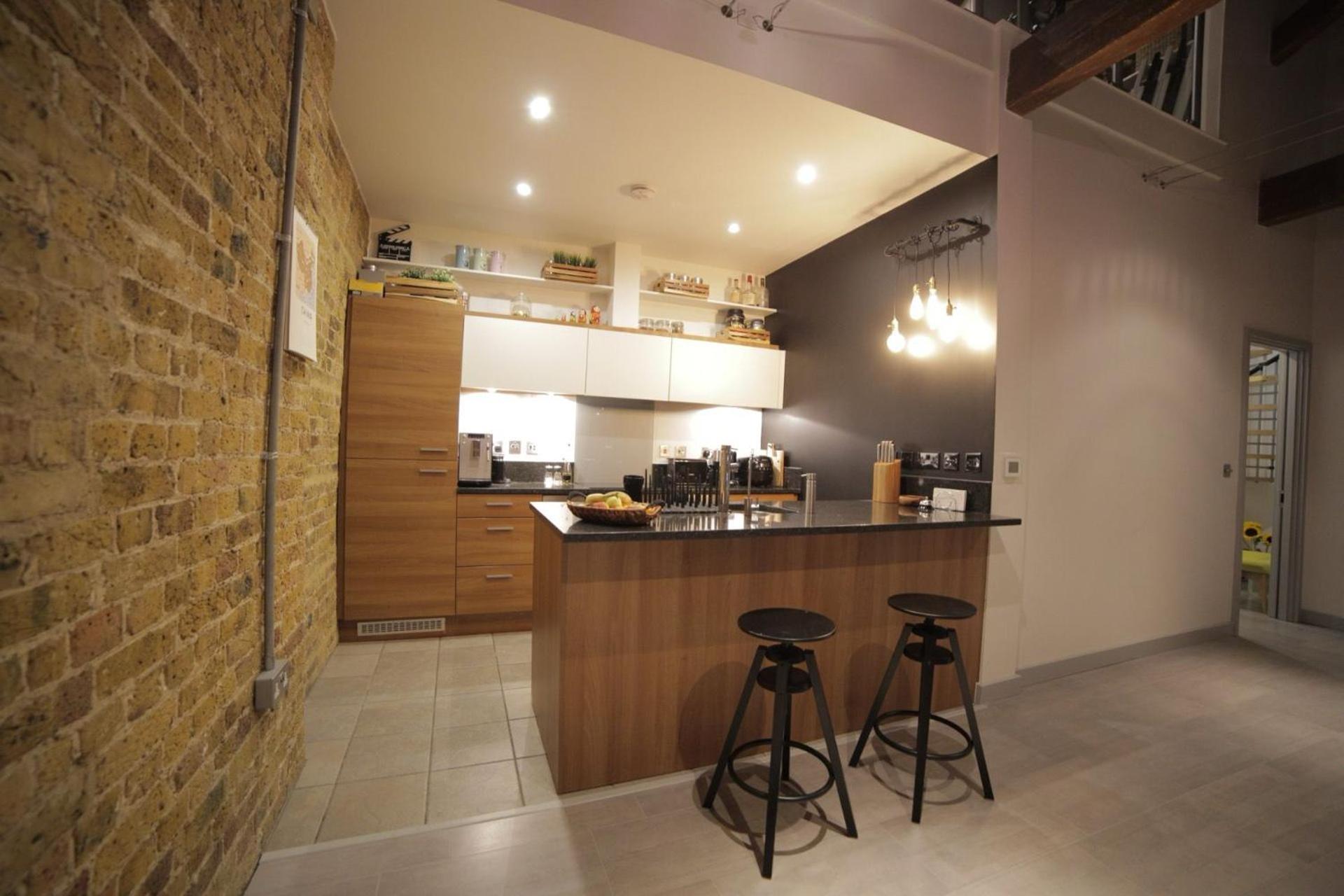 Luxurious Docklands Loft - Steps Away From Excel & Dlr - Free Parking Appartamento *